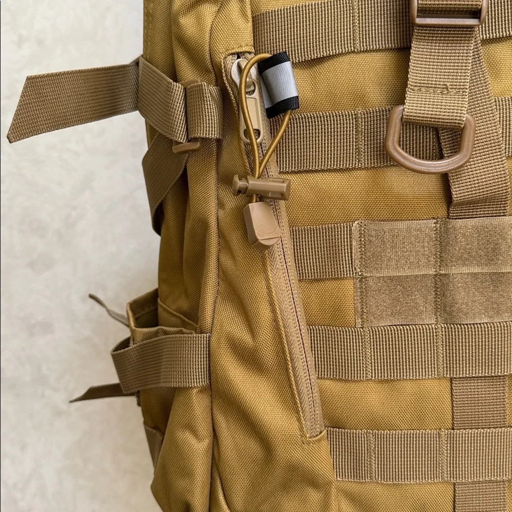 Hunters Bagpack 20” Pro Grade. Pockets and storage areas. Brown.